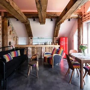 Noble & Sauna Zone Apartment
